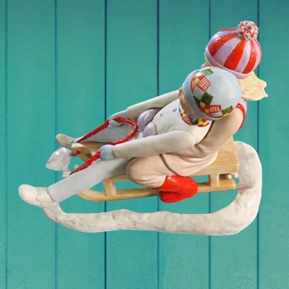 VINTAGE CYBIS Bisque Porcelain Figurine Sculpture NANCY AND NED SLEDDING 1978 - Picture 3 of 4